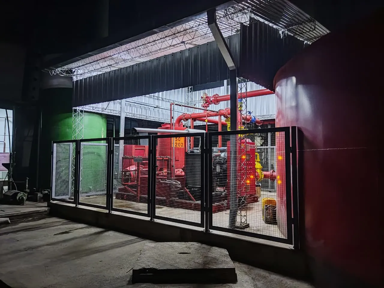 Skid contra incendios Multisteel instalado en una industria oleaginosa en Bolivia. Foto 1 de 9.
