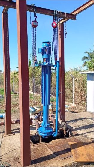 Bomba vertical Multisteel instalada no SAAE de Araguari